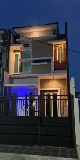 Rumah Baru 2 Lantai Siap Huni Lokasi Perum IKIP Gunung Anyar Surabaya