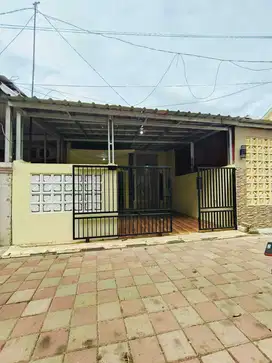 Di jual rumah cantik siap huni akses mobil di jatijajar 2 depok