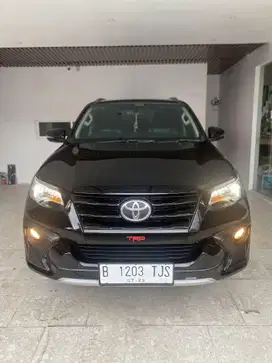 Fortuner 2.4 TRD 2019 Diesel AT Tgn1