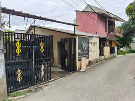 Di jual rumah secondary tanah luas akses mobil di pekapuran depok