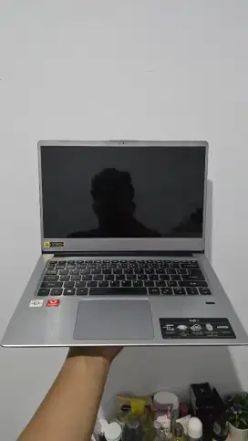 Laptop Acer Swift 3 SF14-14 AMD Athlon 300U 12/512 Silver