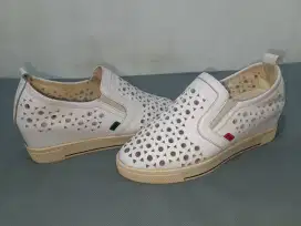 Sepatu Wanita 38 KicKers Tinggi 6 cm