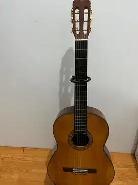 Gitar Akustik Yamaha