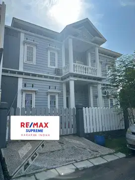Rumah bergaya eropa  di cluster depan harapan Indah bekasi