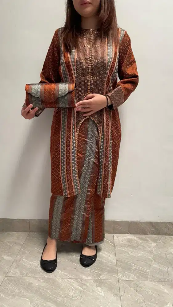 Baju setelan cantik dengan tas