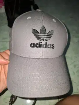 Adidas original topi baseball abu abu