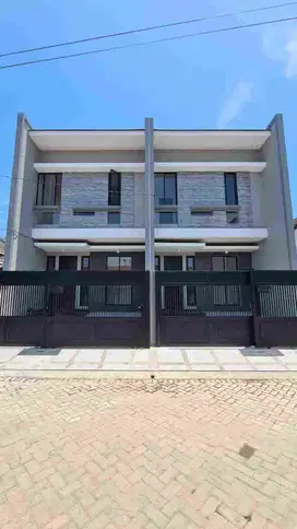 Rumah Klampis Semolo Gress reekk