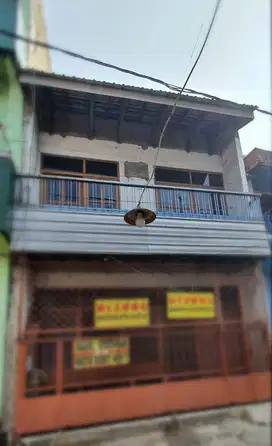 Rumah Tinggal di Pusat Kota Pusat Usaha