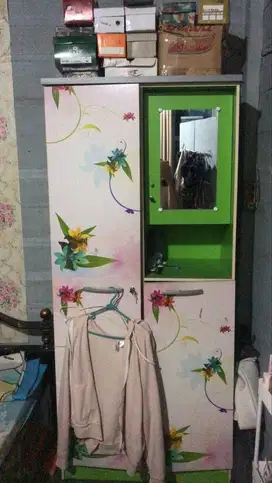Jual lemari bekas!