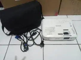 Projector merk epson EB-S300