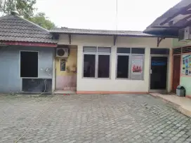 Dijual Cepat Tanah dan Bangunan untuk Usaha Pinggir Jalan