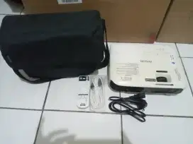 Projector merk EPSON-X350