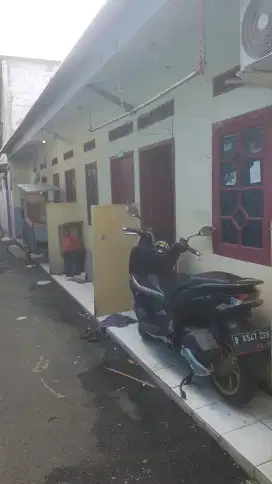 Di jual karena Butuh Kontrakan 4 pintu di Beiji timur Depok,