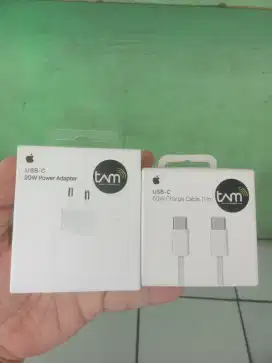 Adaptor Original Iphone 15 20watt+Kabel Data Tipe C To C
