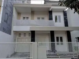 Dijual Rumah Graha Santoso Regency dekat MERR