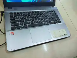 Dijual laptop Warna silver AMD A9-9125 Ram 8GB SSD 256GB Win 11 COD