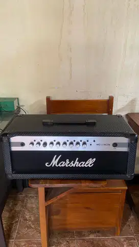 Amplifier gitar tanpa cabinet merk Marshal
