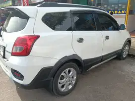 Datsun Cross tangan pertama