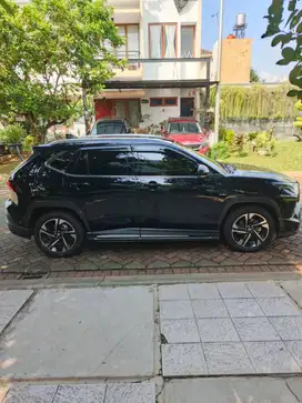 DIJUAL TOYOTA YARIS CROSS HYBRID SHV CVT TSS 350 JT ( NEGO )
