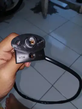 Tempat lampu plat belakang aerox