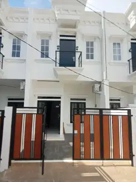 Di jual rumah R House under 1,1