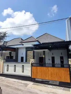 RUMAH BARU 3 KAMAR TIDUR DEKAT PUSPEM SEMPIDI BADUNG BALI