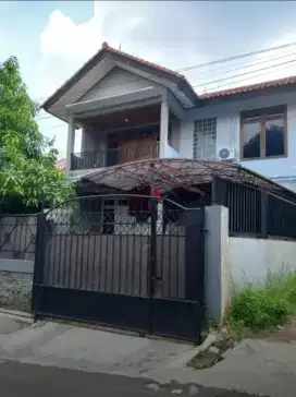 Rumah Megah Tanahnya 198 M² di komplek Duren Sawit