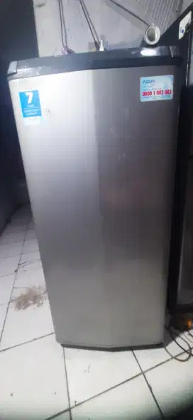 Kulkas 1 pintu AQUA GRATIS ANTAR