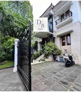 RUMAH PONDOK INDAH, LT 535, LB 650m2, SWIMMING POOL, 2,5Lt,HADAP TIMUR