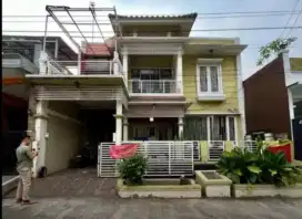 Rumah 2 Lantai Negah di Area Galaxy