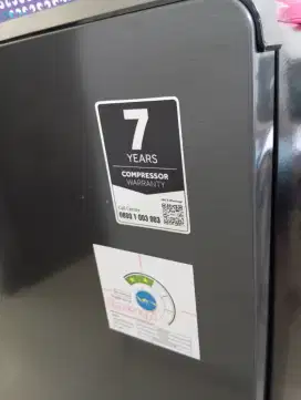 Kulkas 1 pintu warna hitam
