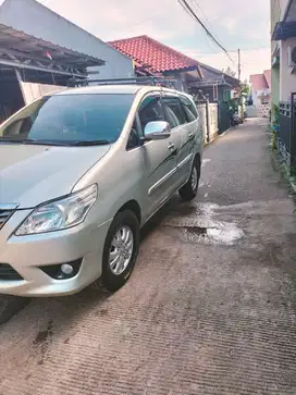 Kijang Innova 2012 G A/T 2.0