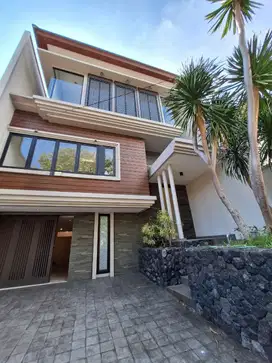 HOUSE FOR SALE ARAYA MODERN STYLE (3 lantai)