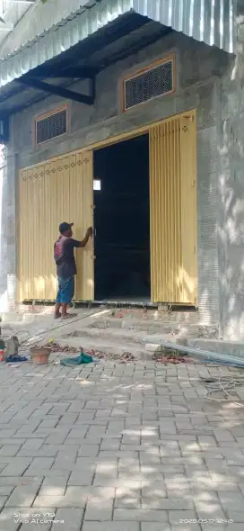 pintu harmonika