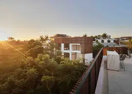 MODERN PERERENAN VILLA WITH EXPANSIVE SPACE AND LUSH GARDEN