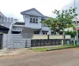 Disewakan rumah rapih, semi di Puspita Loka, BSD