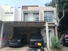 Dijual rumah kosong di dekat mall summarecon kelapa gading