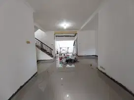 DIJUAL RUMAH SDG RENOV TOTAL DI CLUSTER DEPAN KOTA WISATA, DEKAT TOL