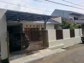 Dijual / Disewakan Rumah Di daerah Turangga