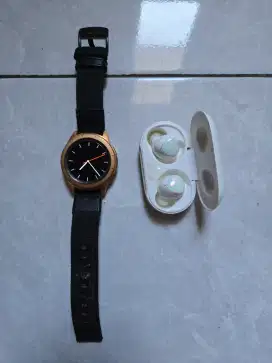 DIJUAL NEGO BUNDLE Samsung Galaxy Watch 1 42mm gold + Galaxy Buds 1