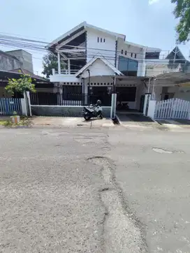 SEWA KANTOR MALANG KOTA RUANG USAHA LUAS 270