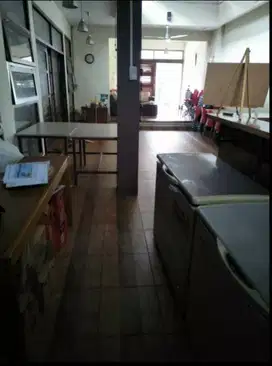 Dijual Rumah besar di kembar sayap moh.toha dan sriwijaya BKR