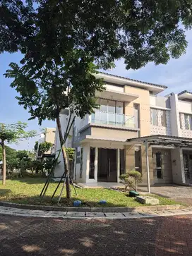Rumah jual Di PIK Jakarta Utara Lokasi strategis harga murah hook