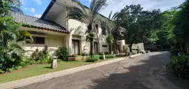 Rumah Mewah Disewakan di Pejaten Dekat Kemang dan Kuningan