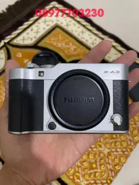 Mirrorless Fujifilm XA-3