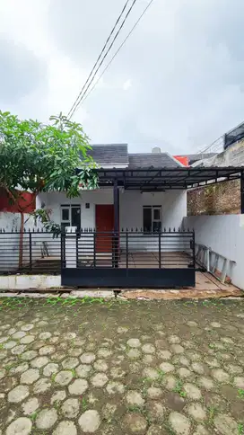DIJUAL RUMAH DALAM CLUSTER DEKAT ALUN ALUN UJUNG BERUNG