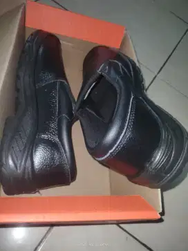 sepatu safety DR.Osha