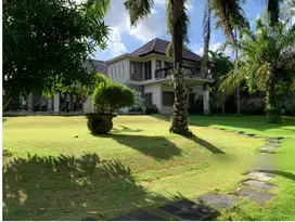 Tanah bonus villa jalan kaki ke pantai fins beach brawa canggu