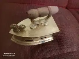 Setrika Ayam Kuningan Vintage