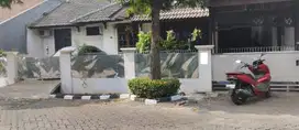 Dijual Rumah Tua Hitung Tanah di Kemang Pratama 1 Bekasi